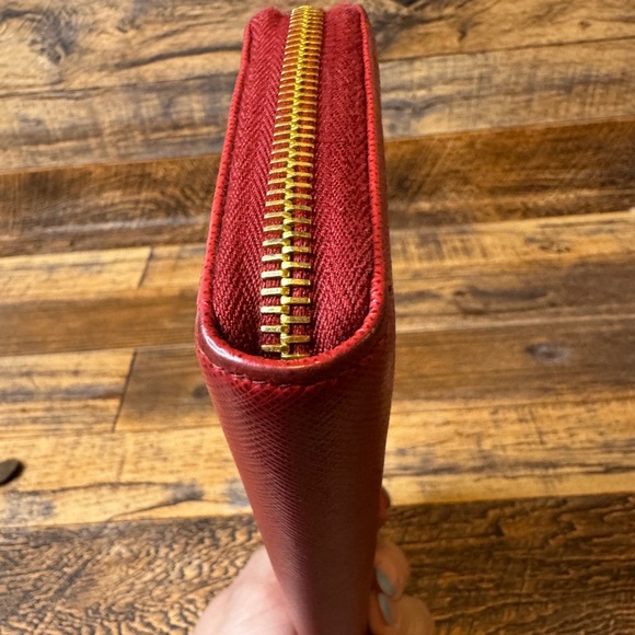 Prada Saffiano Leather Zippy Long Wallet Red Full Set With Authenticity Card - Picture 4 of 16